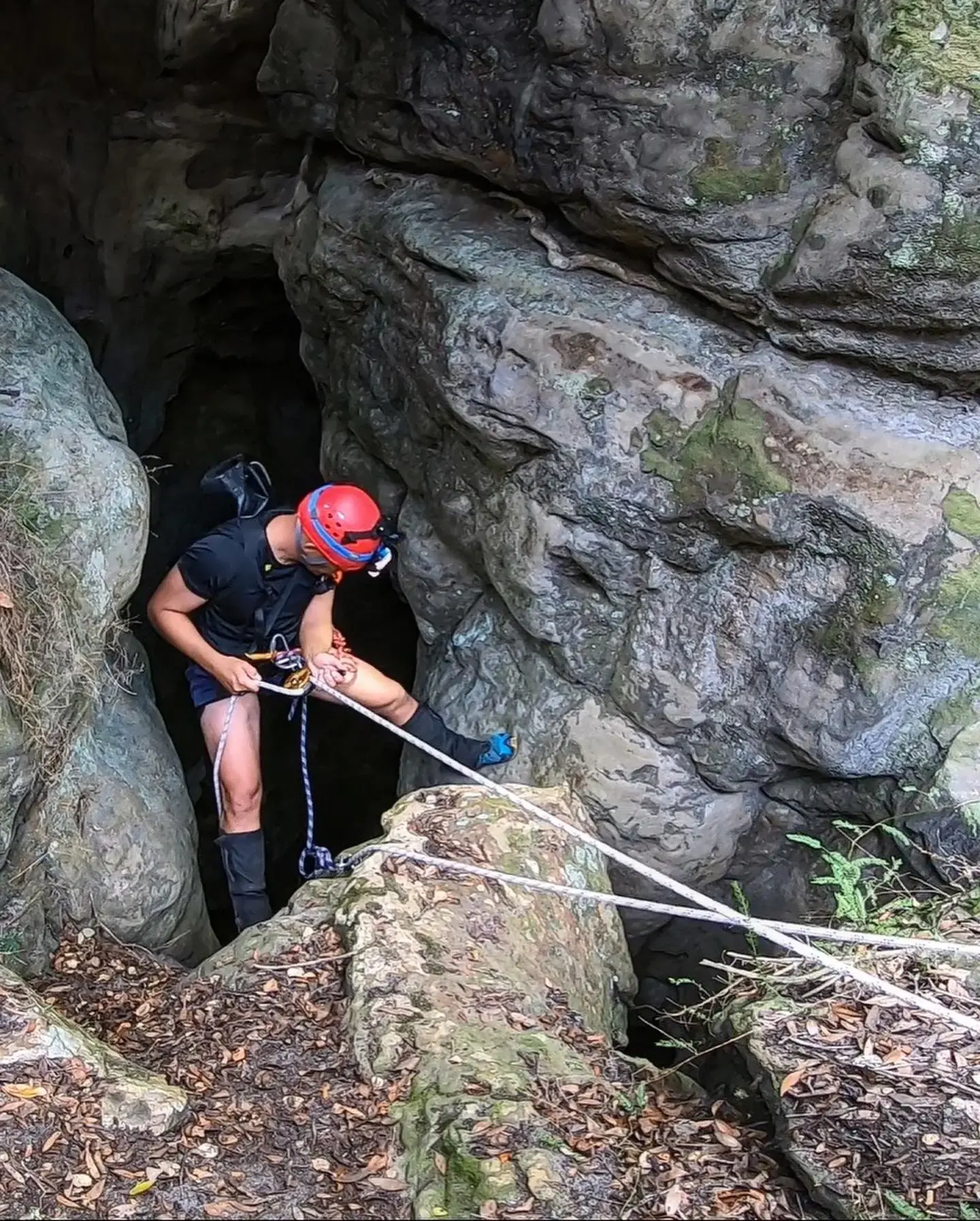 Mike Moerdyk decending into Devil's Pit